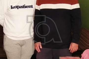 La Asociación Guillermo Casañas Gil entrega 50 kilos de productos de primera necesidad a una familia de Ojos de Garza/TA.